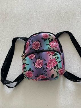 🌸 Luv Betsey by Betsey Johnson Floral Mini Backpack🌸